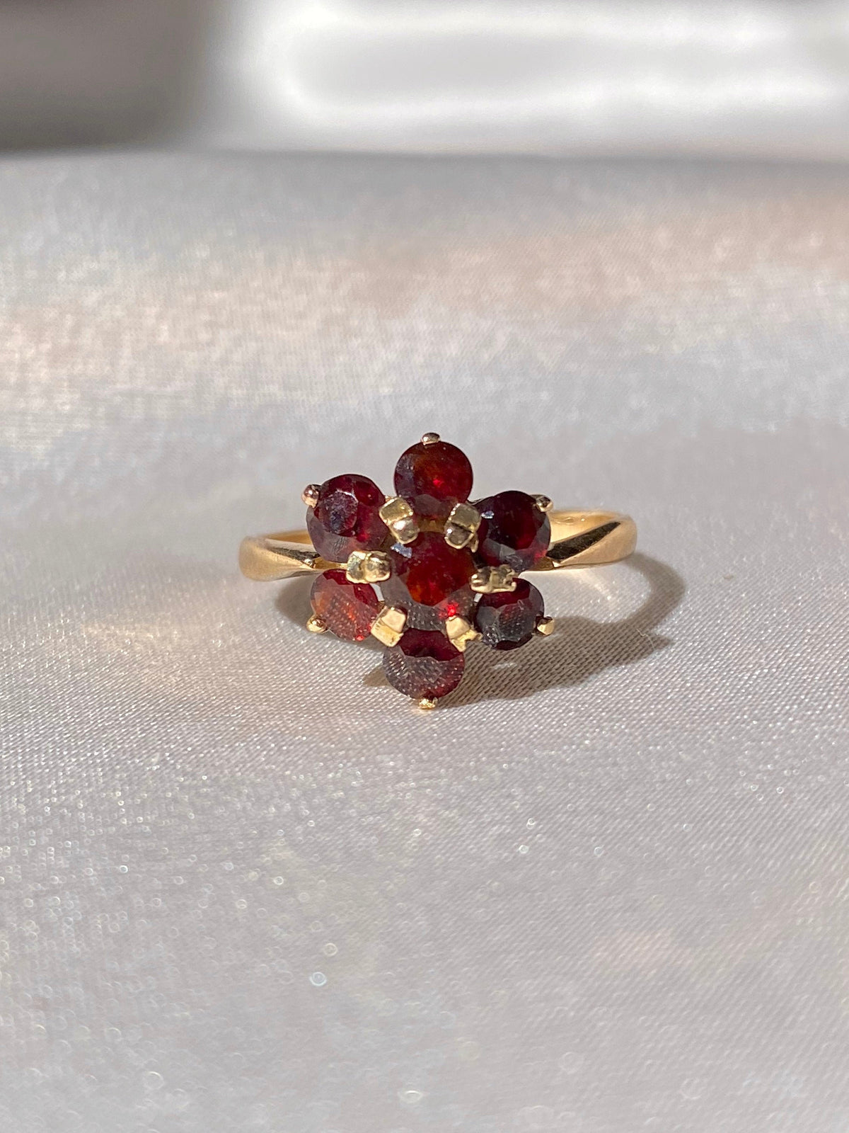 Vintage 9k Garnet Flower Cluster Ring 1992