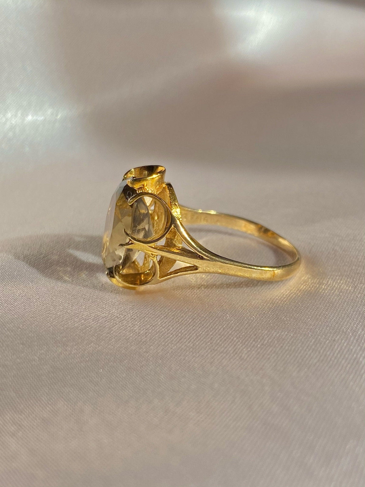 Vintage 9k Smoky Quartz Dress Ring 1975