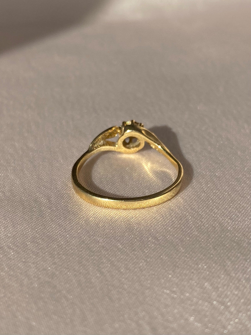 Vintage 9k Diamond Swirl Ring