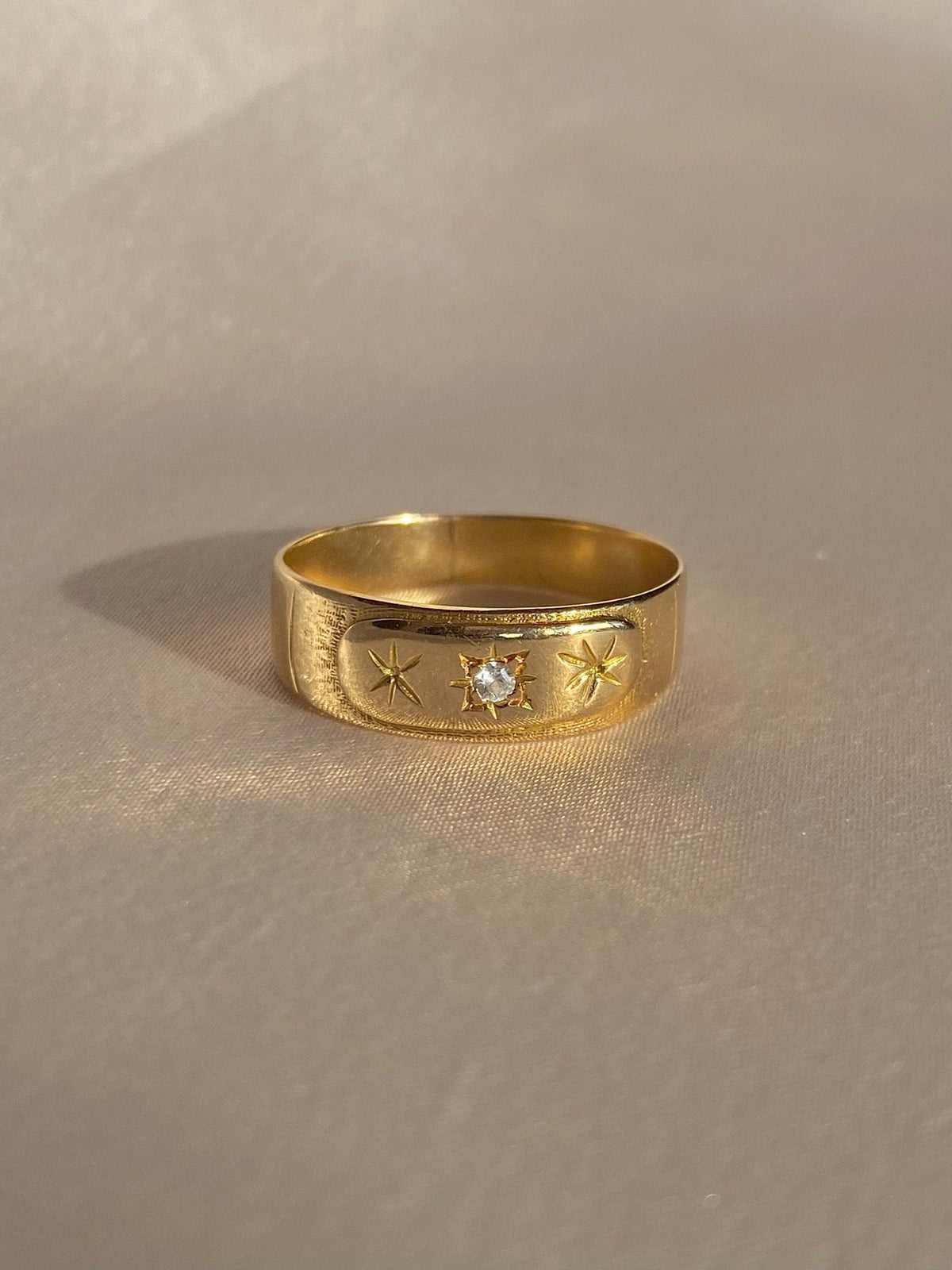 Vintage 14k Diamond Starburst Band