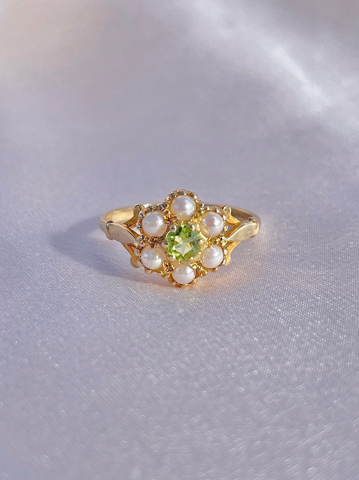 Vintage 9k Peridot Pearl Cluster Ring
