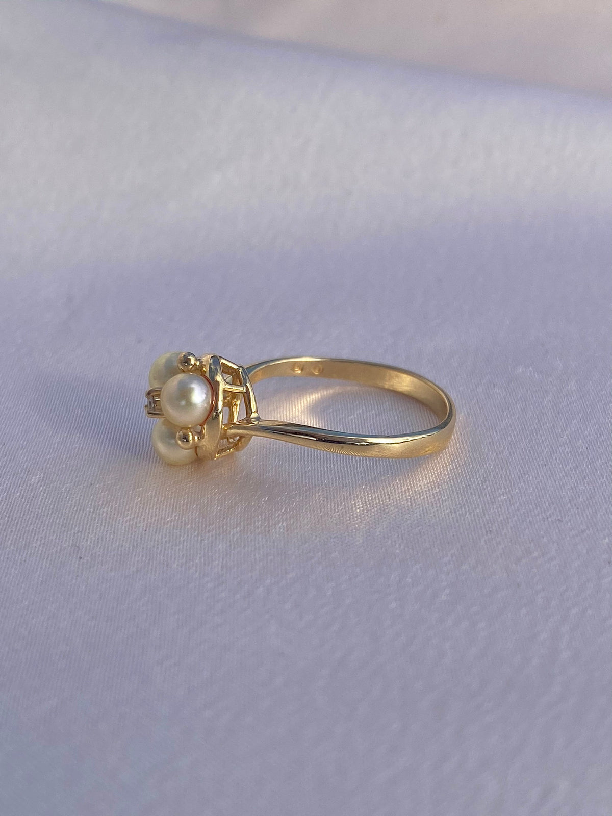 Vintage 10k Pearl Diamond Nested Cluster Ring
