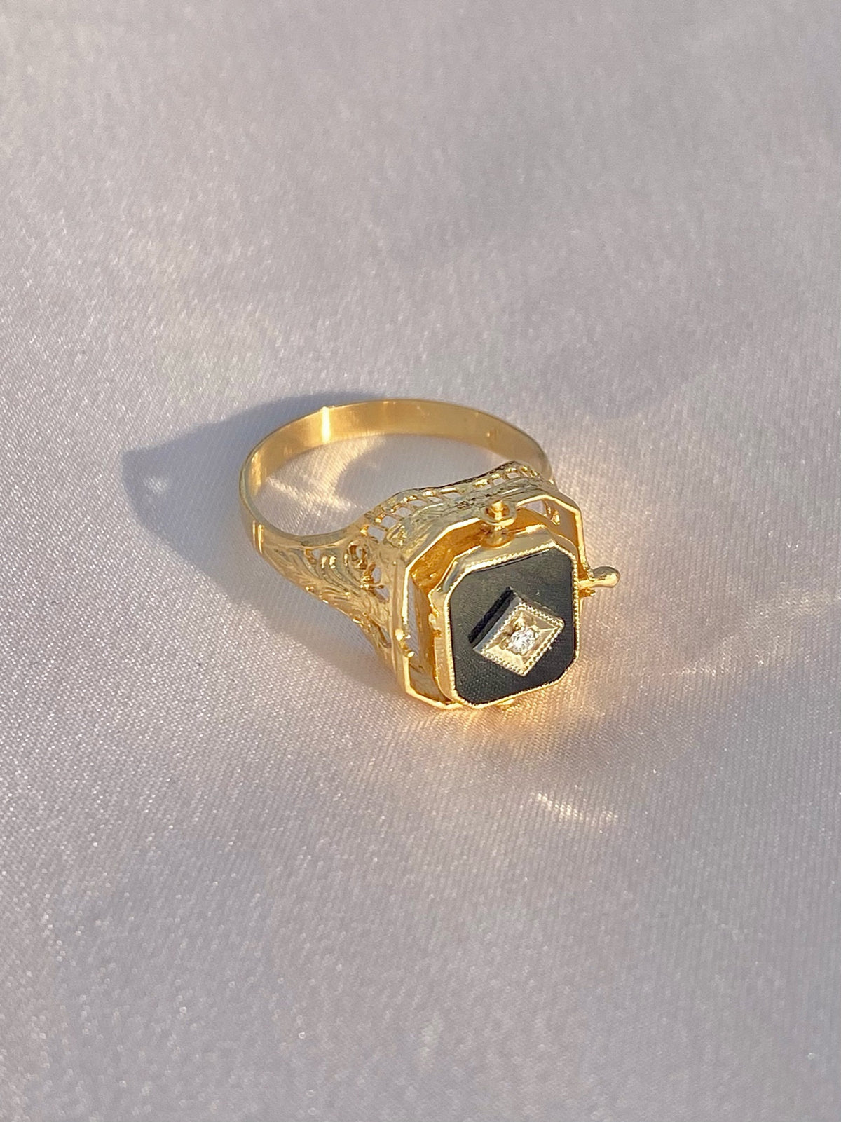Vintage 14k Diamond Onyx Cameo Agate Swivel Ring