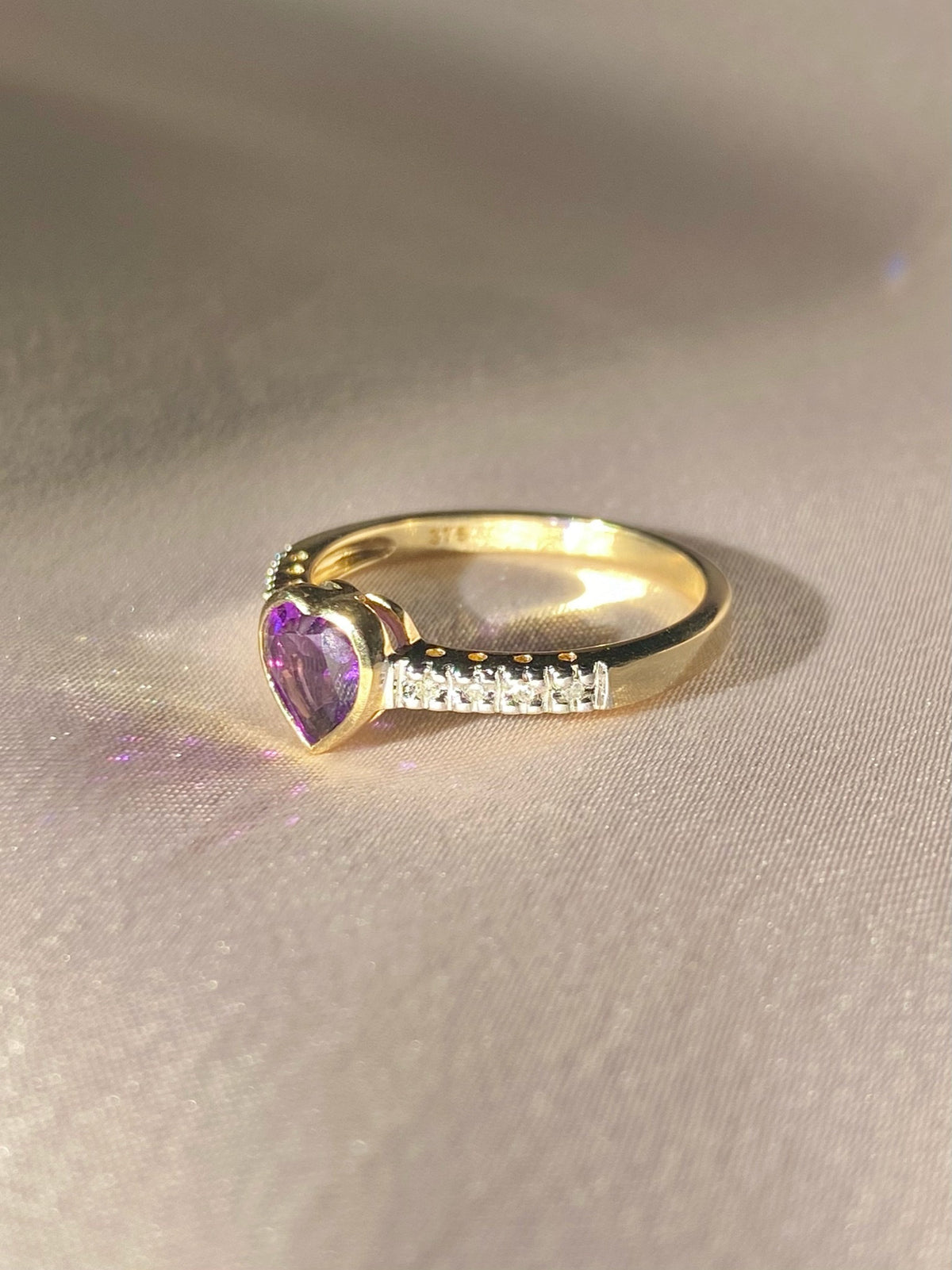 9k Amethyst Diamond Heart Pavé Ring