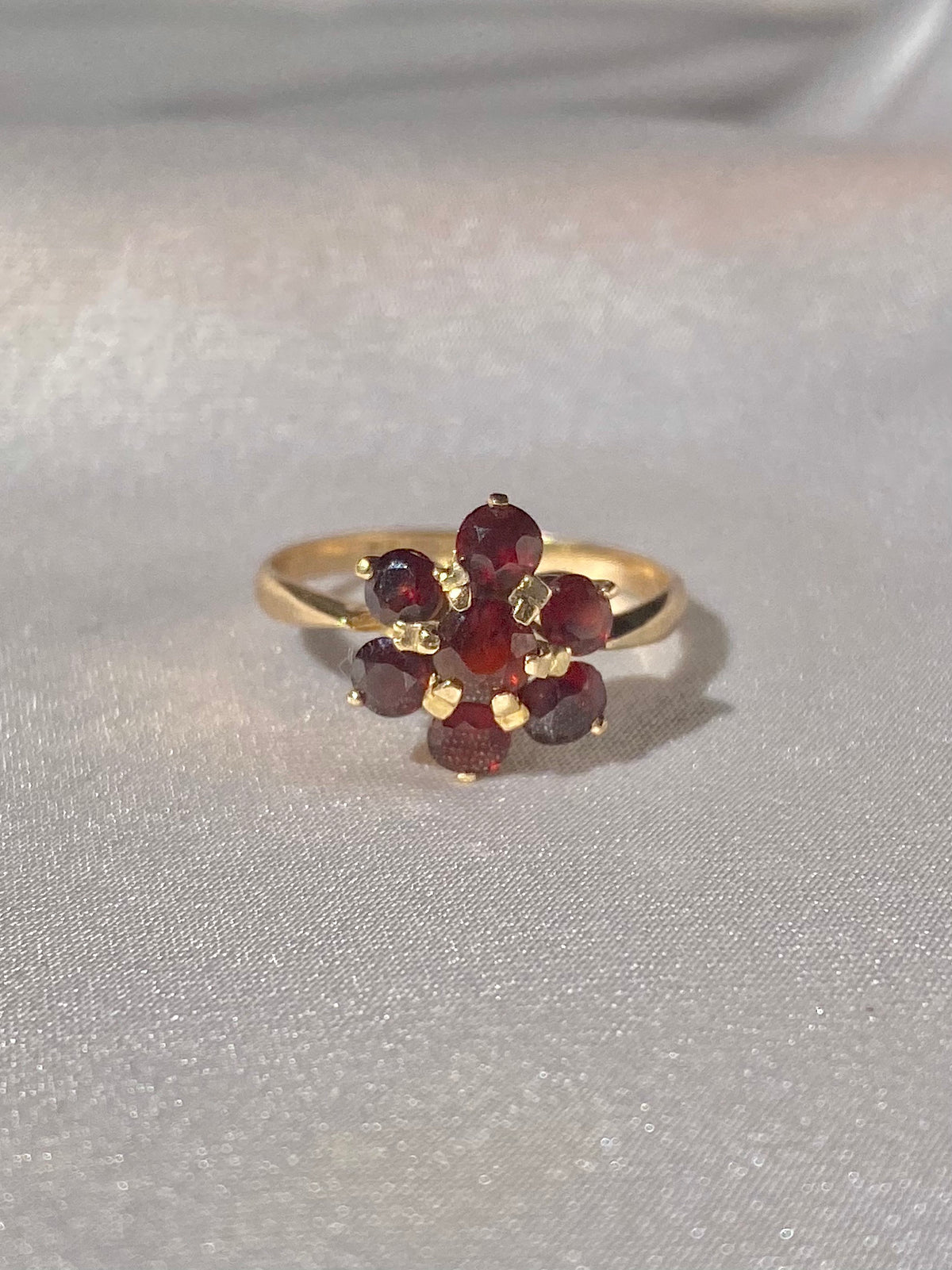 Vintage 9k Garnet Flower Cluster Ring 1992