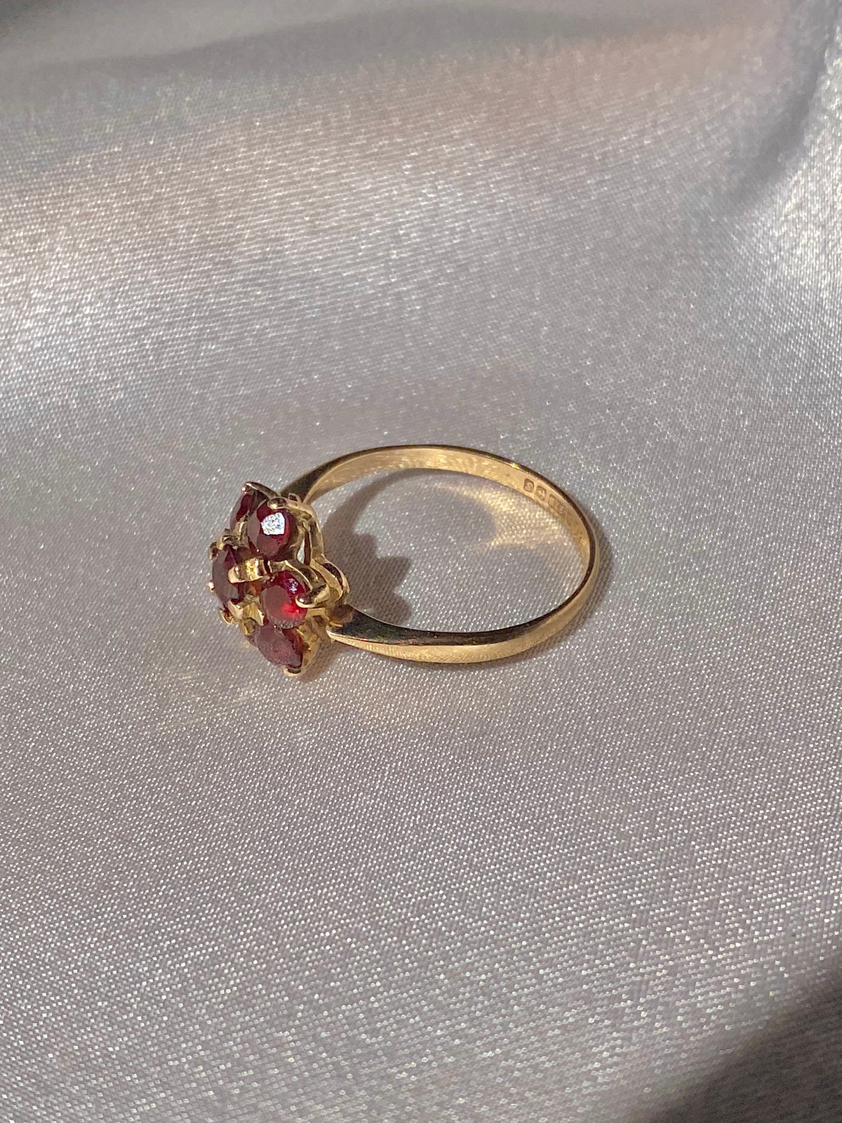 Vintage 9k Garnet Flower Cluster Ring 1992