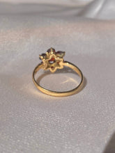 Load image into Gallery viewer, Vintage 9k Garnet Flower Cluster Ring 1992
