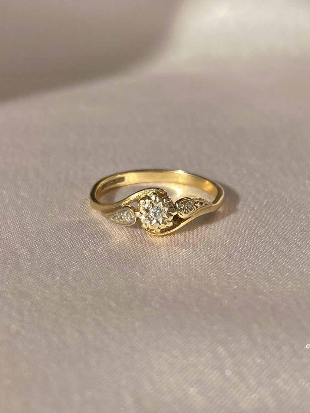 Vintage 9k Diamond Swirl Ring