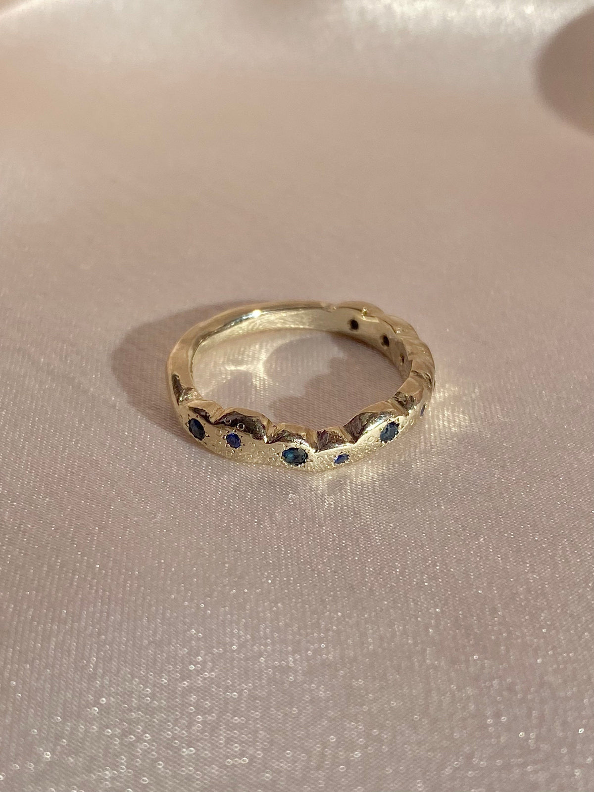 Vintage 14k White Gold Sapphire Wave Ring