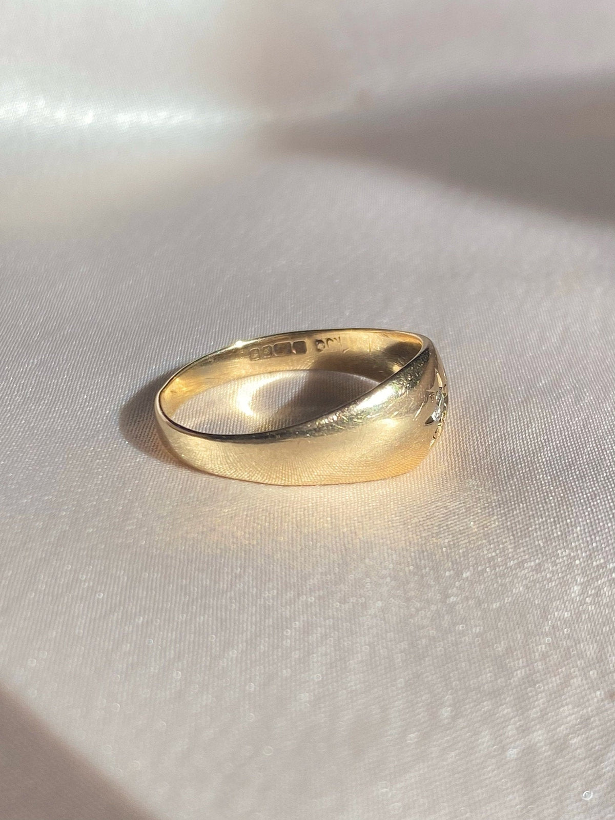 Vintage 9k Diamond Gypsy Solitaire Ring 1981
