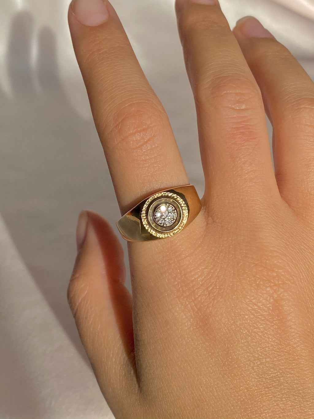 Vintage 10k Circle Diamond Cluster Ring
