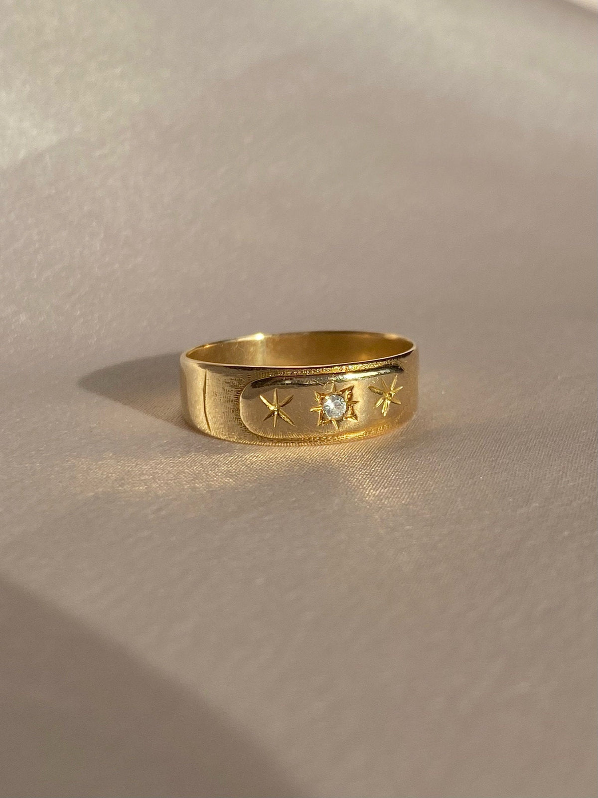 Vintage 14k Diamond Starburst Band