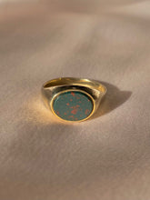 Load image into Gallery viewer, Vintage 9k Bloodstone East West Signet Ring
