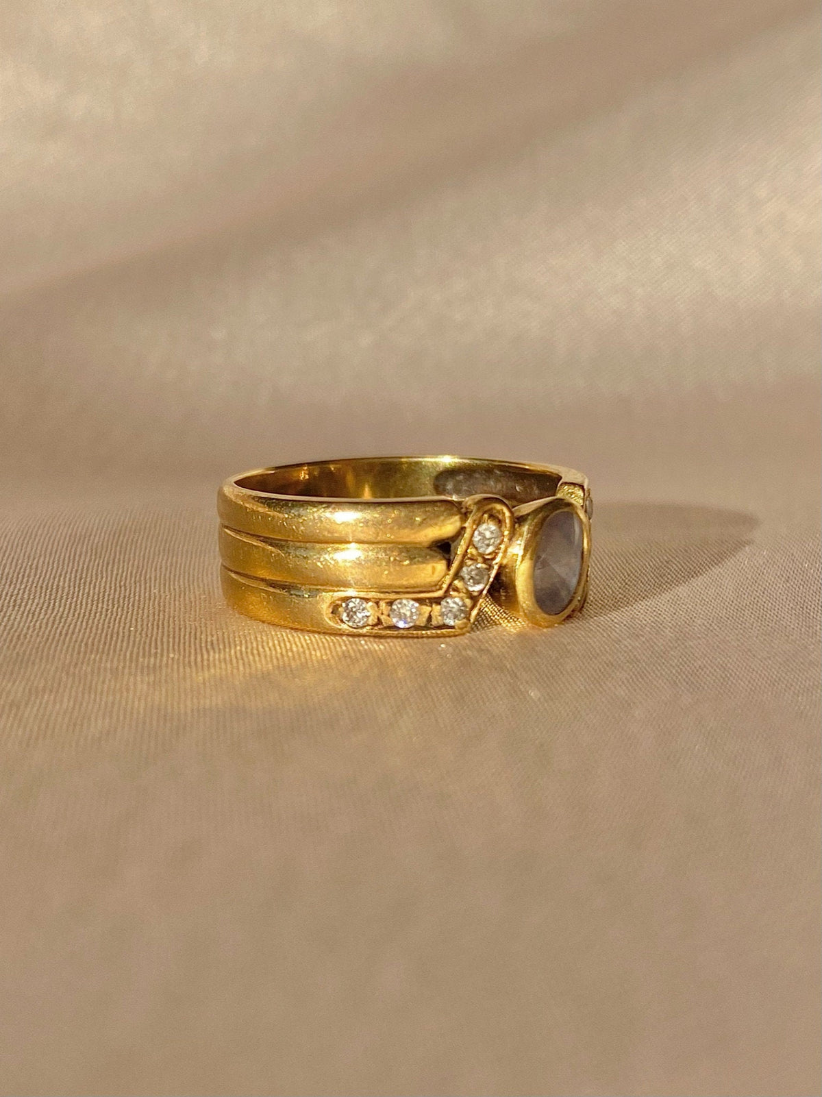 Vintage 18k Mauve Star Sapphire Diamond Coil Band