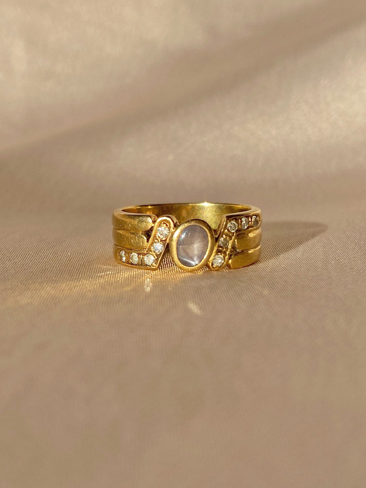 Vintage 18k Mauve Star Sapphire Diamond Coil Band