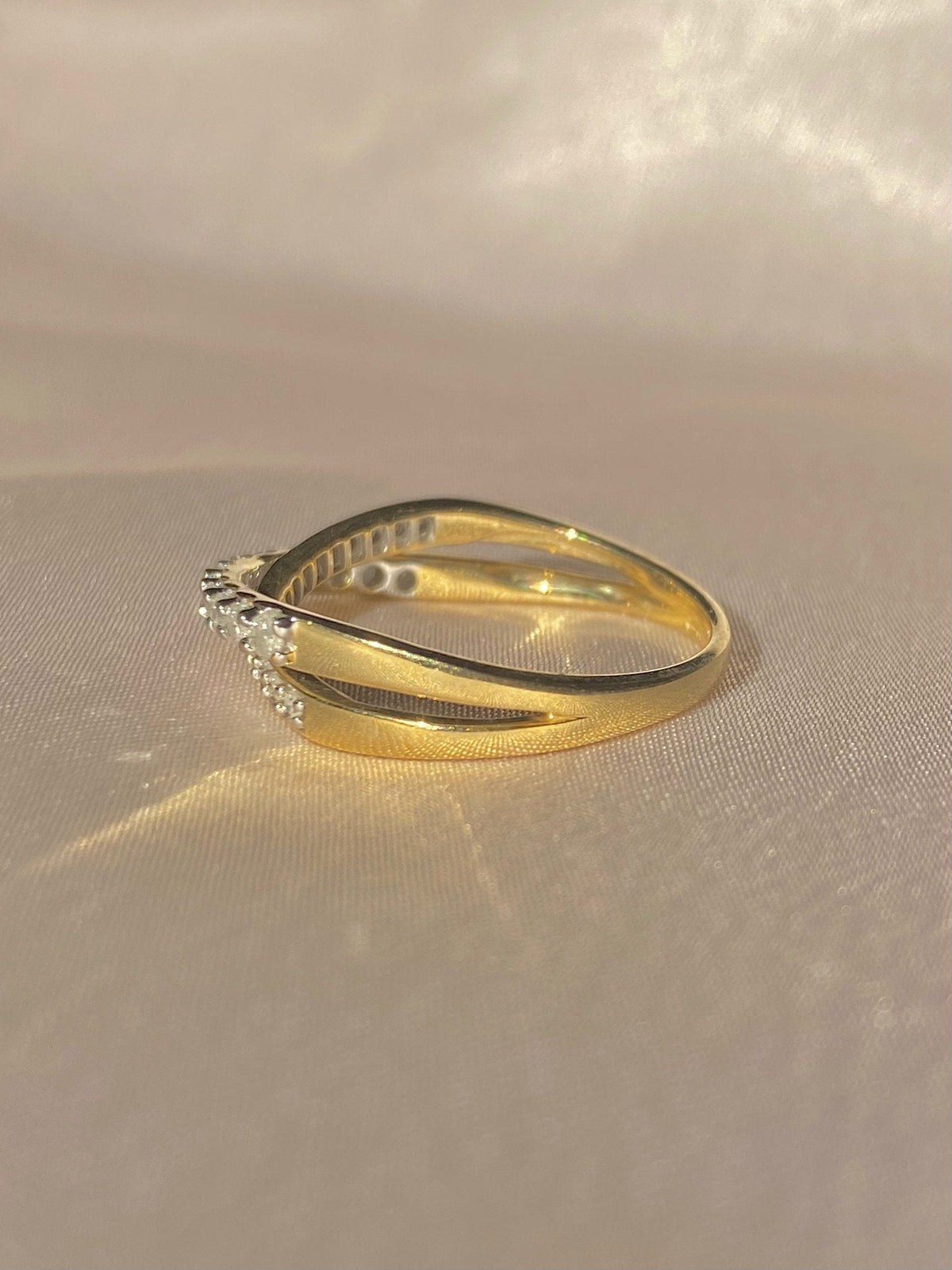 Vintage 9k Diamond Crossover Ring