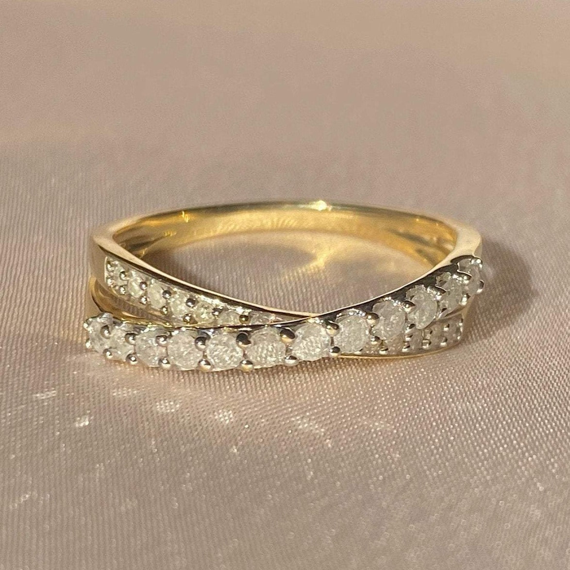 Vintage 9k Diamond Crossover Ring