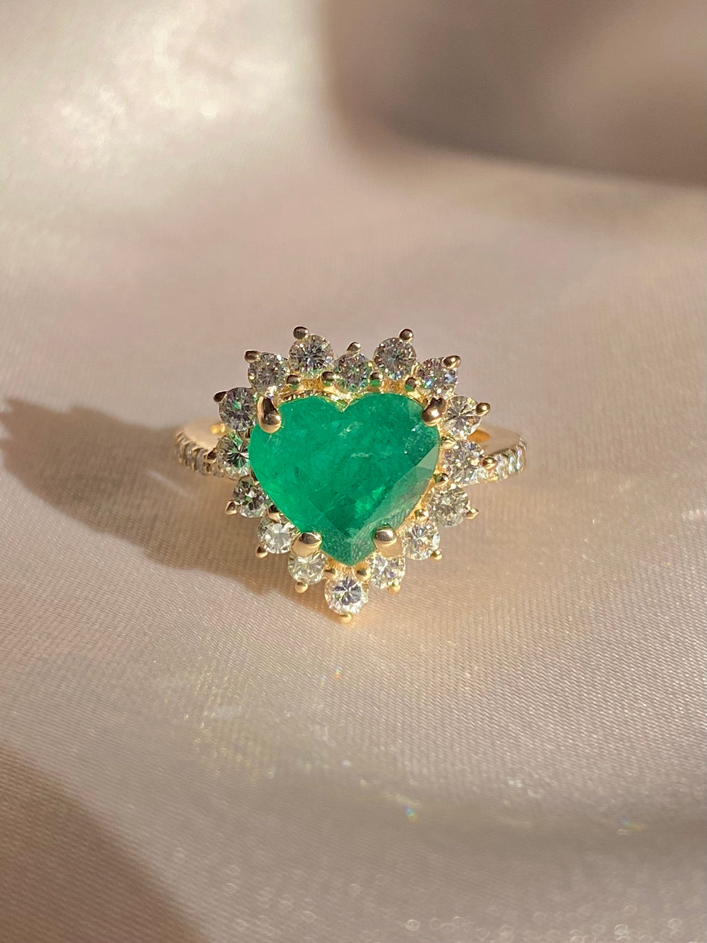Vintage 14k Emerald Diamond Halo Heart Ring