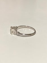 Load image into Gallery viewer, Antique Platinum Art Deco Old Mine Cut Diamond Ring
