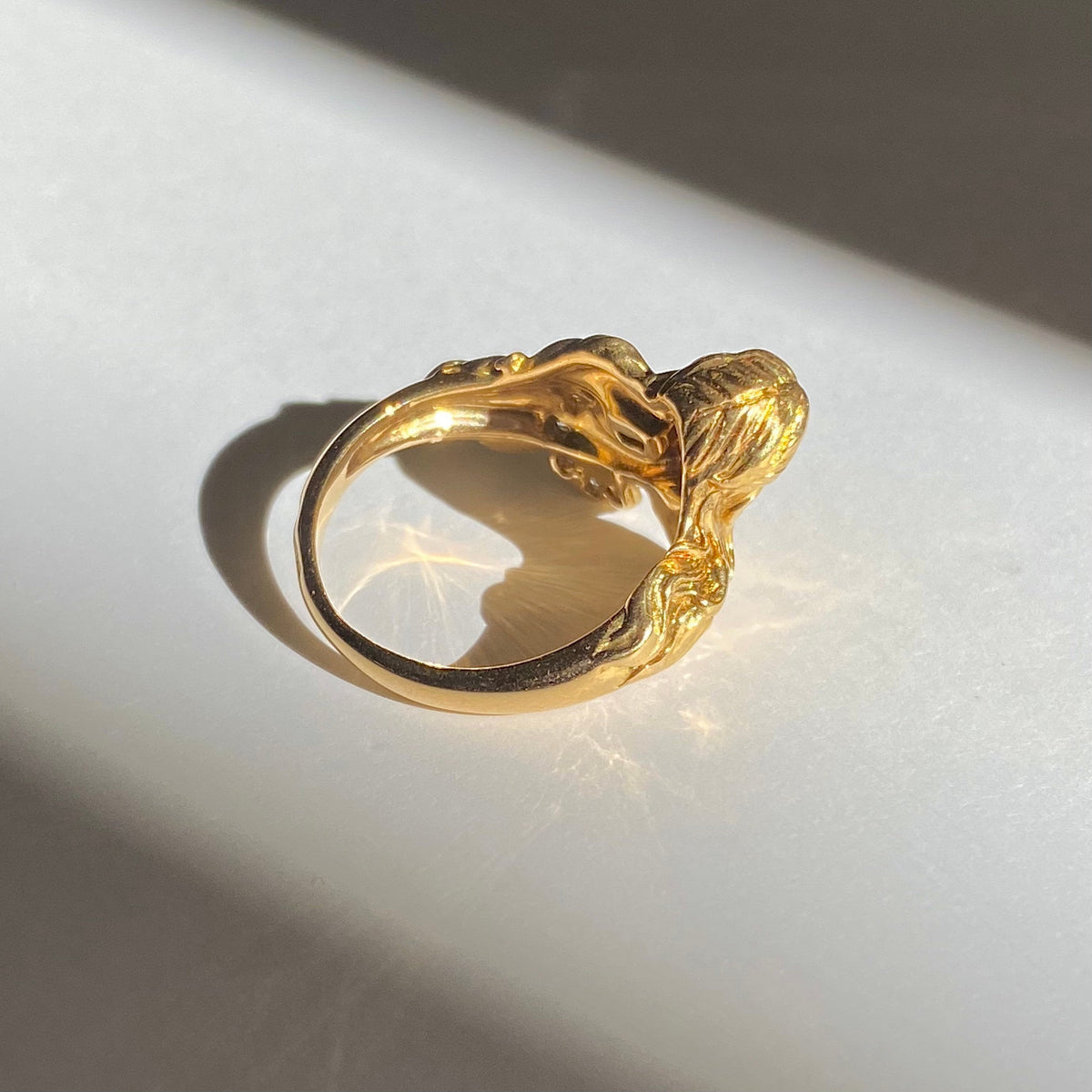 Vintage 18k Diamond Goddess Carrera y Carrera Ring