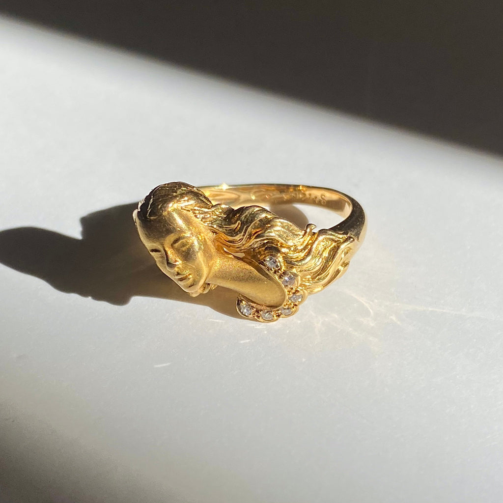 Vintage 18k Diamond Goddess Carrera y Carrera Ring