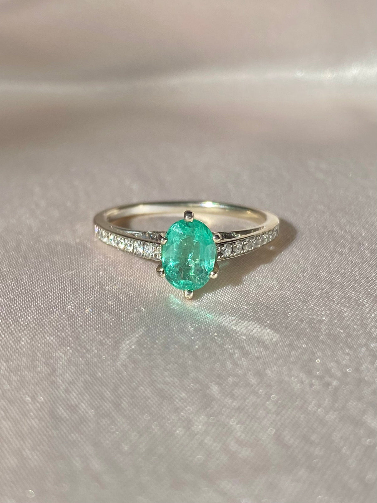 Vintage 14k White Gold Emerald Diamond Foliate Ring 1.00 ctw