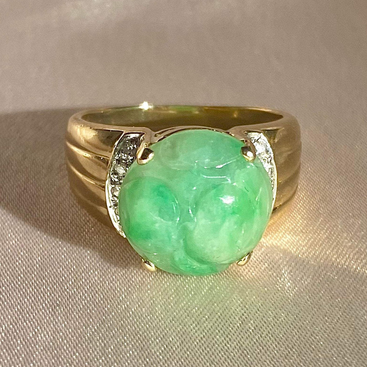 Vintage 14k Carved Jade Diamond Ring