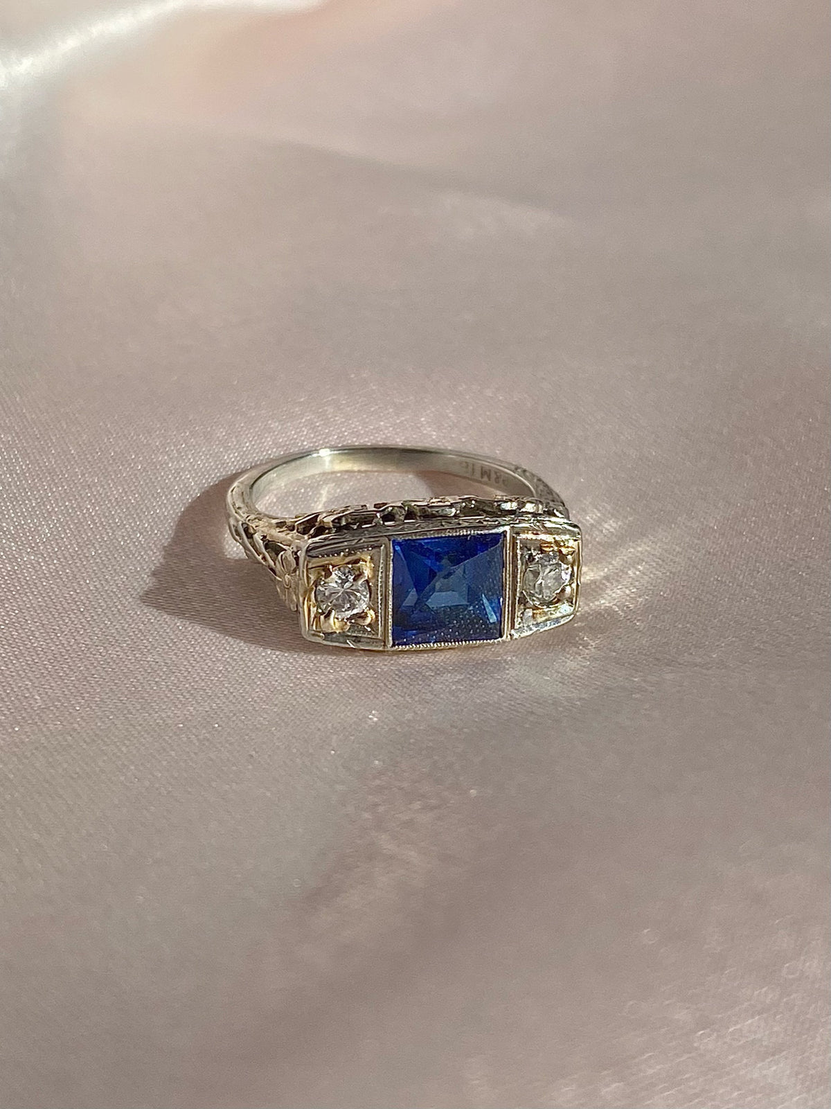 Antique 18k White Gold Sapphire Diamond Art Deco Ring