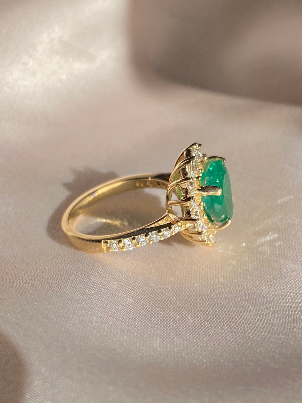 Vintage 14k Emerald Diamond Halo Heart Ring