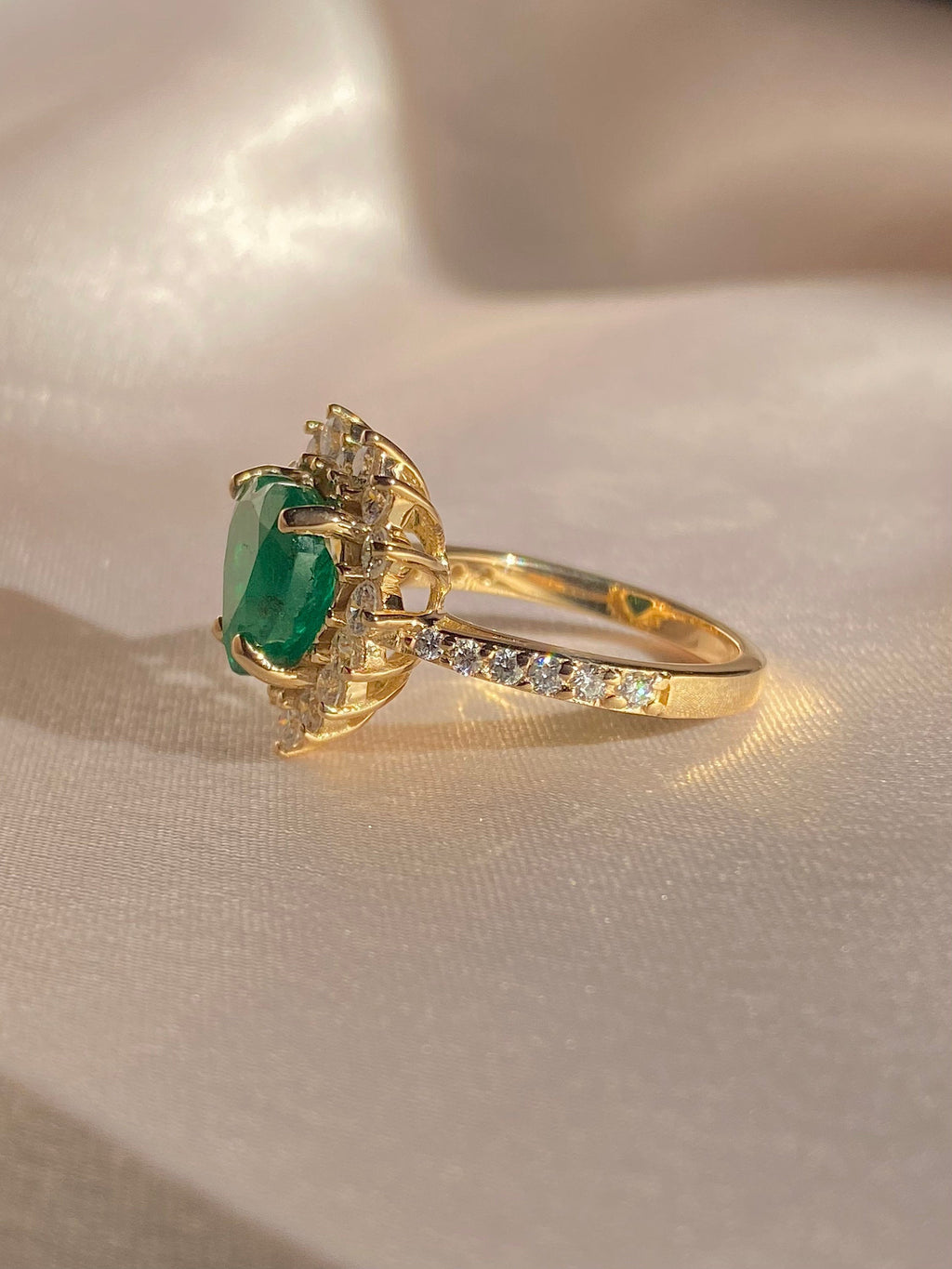 Vintage 14k Emerald Diamond Halo Heart Ring