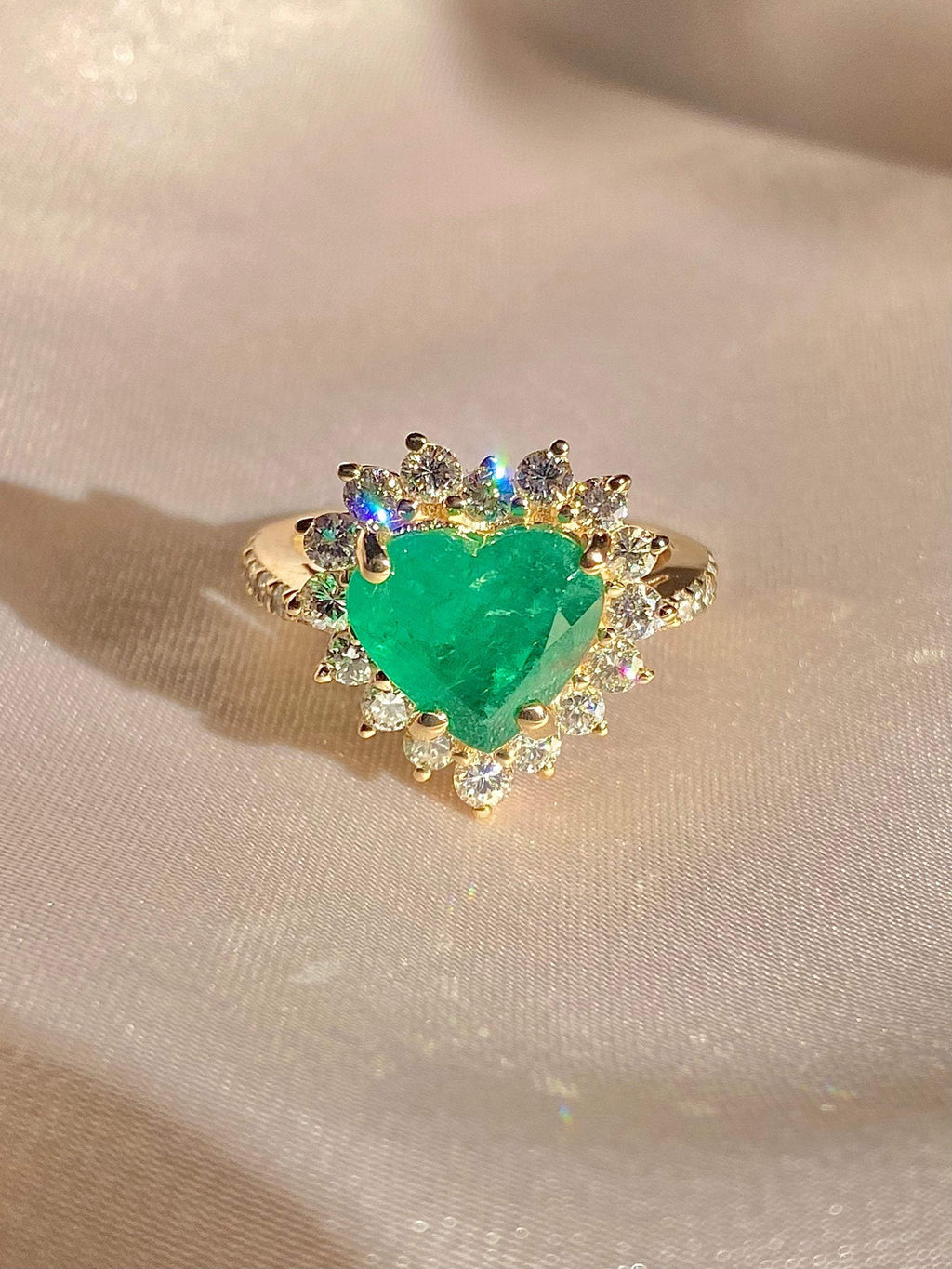 Vintage 14k Emerald Diamond Halo Heart Ring