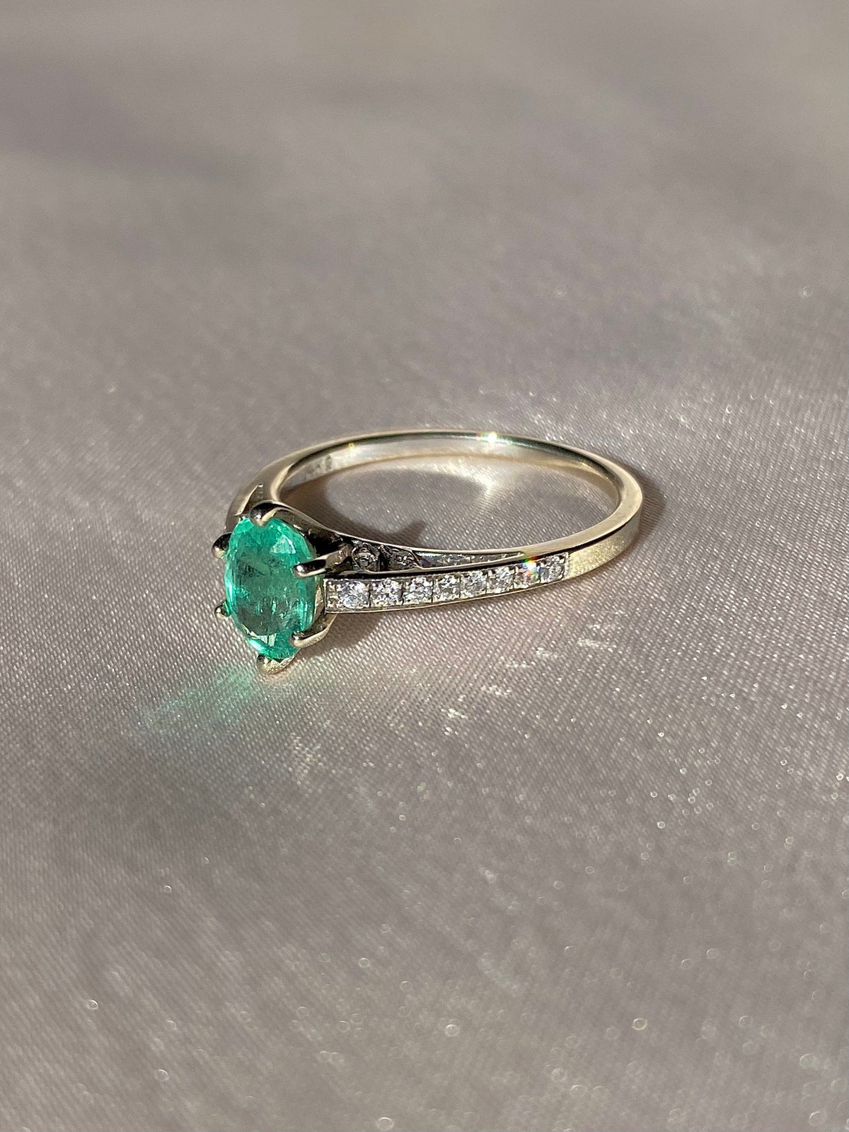 Vintage 14k White Gold Emerald Diamond Foliate Ring 1.00 ctw
