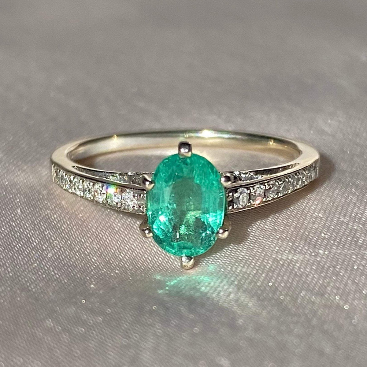 Vintage 14k White Gold Emerald Diamond Foliate Ring 1.00 ctw