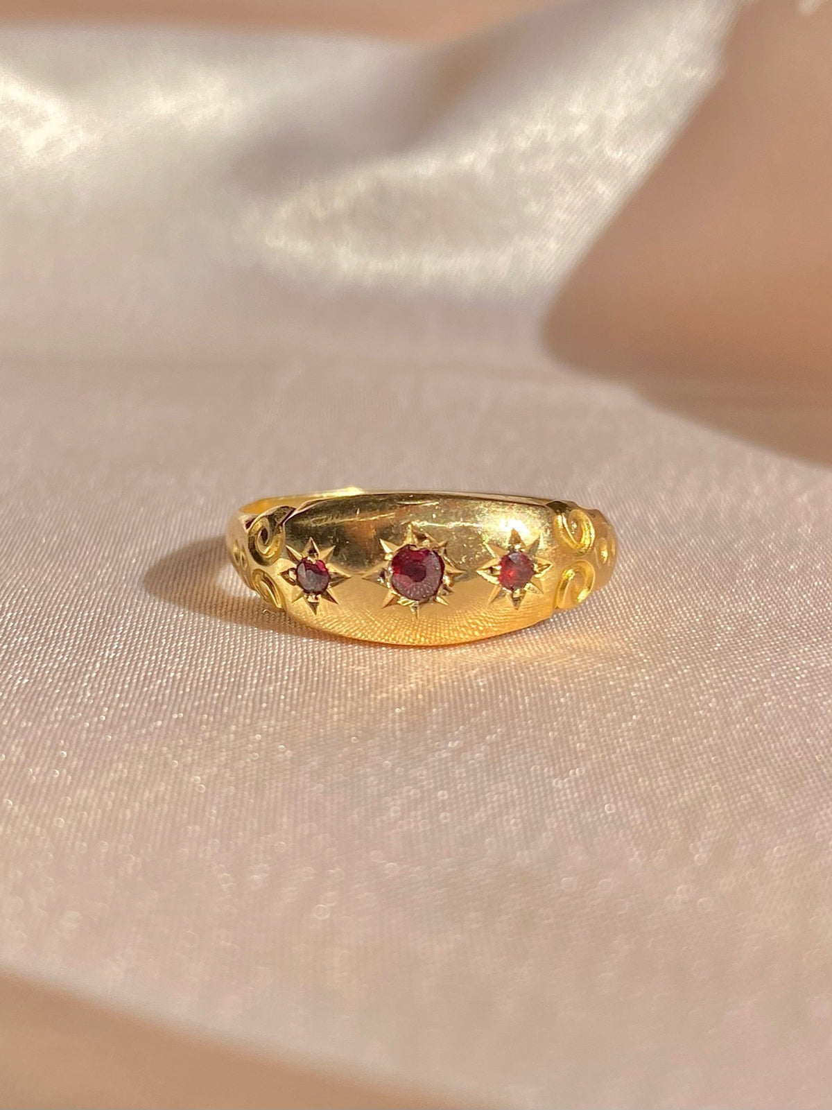 Antique 18k Garnet Trilogy Gypsy Ring 1912