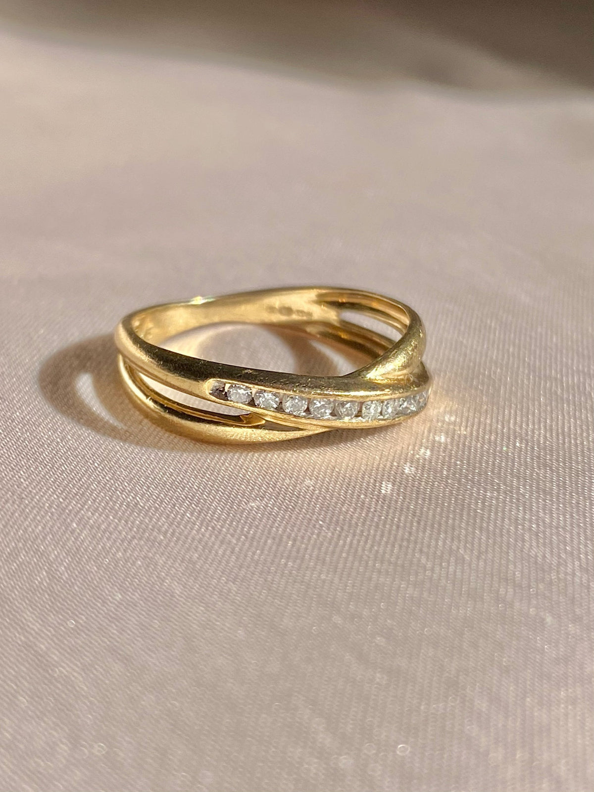 Vintage 9k Diamond Channel Crossover Band