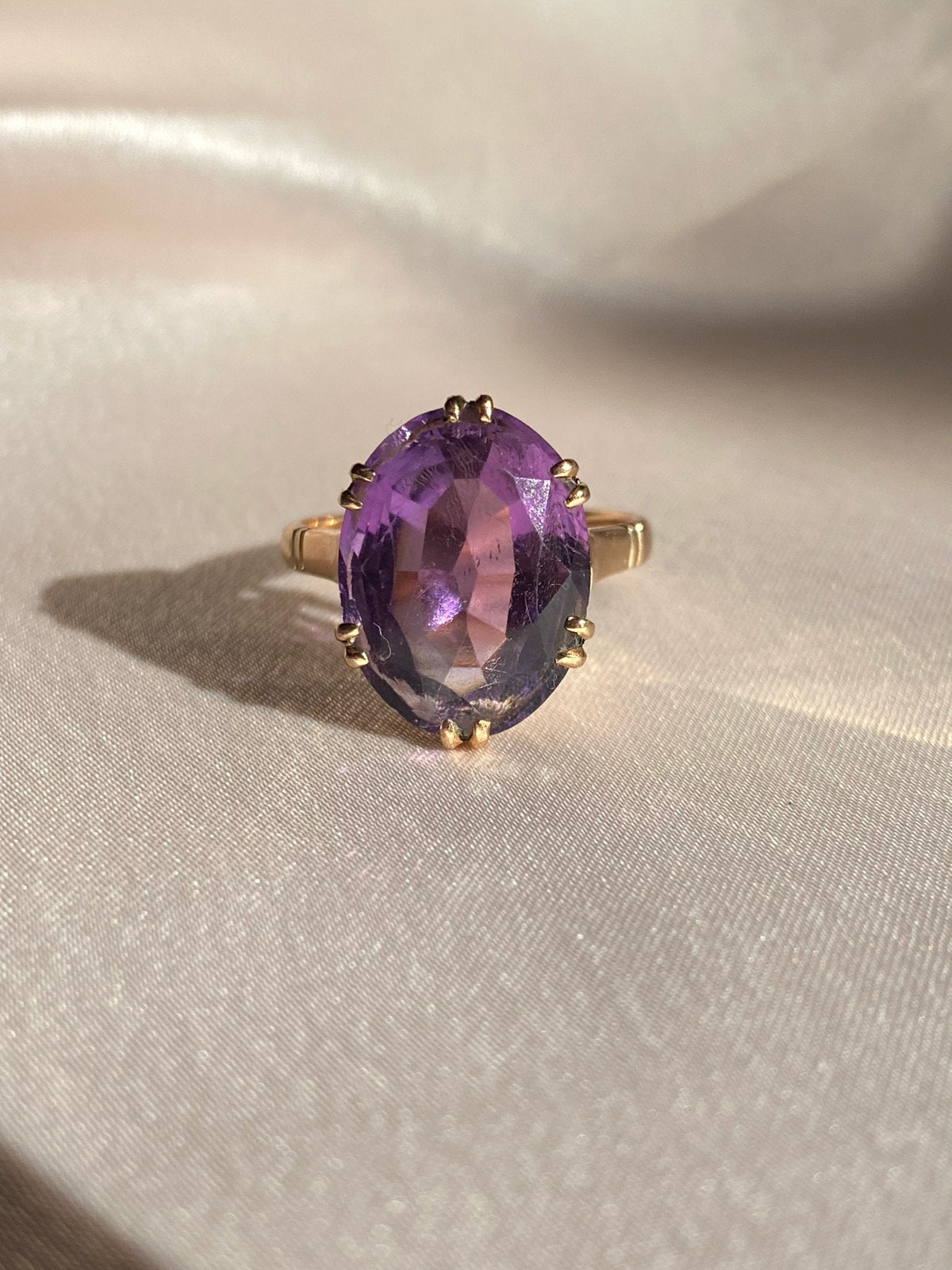 Vintage 9k Amethyst Oval Cocktail Ring