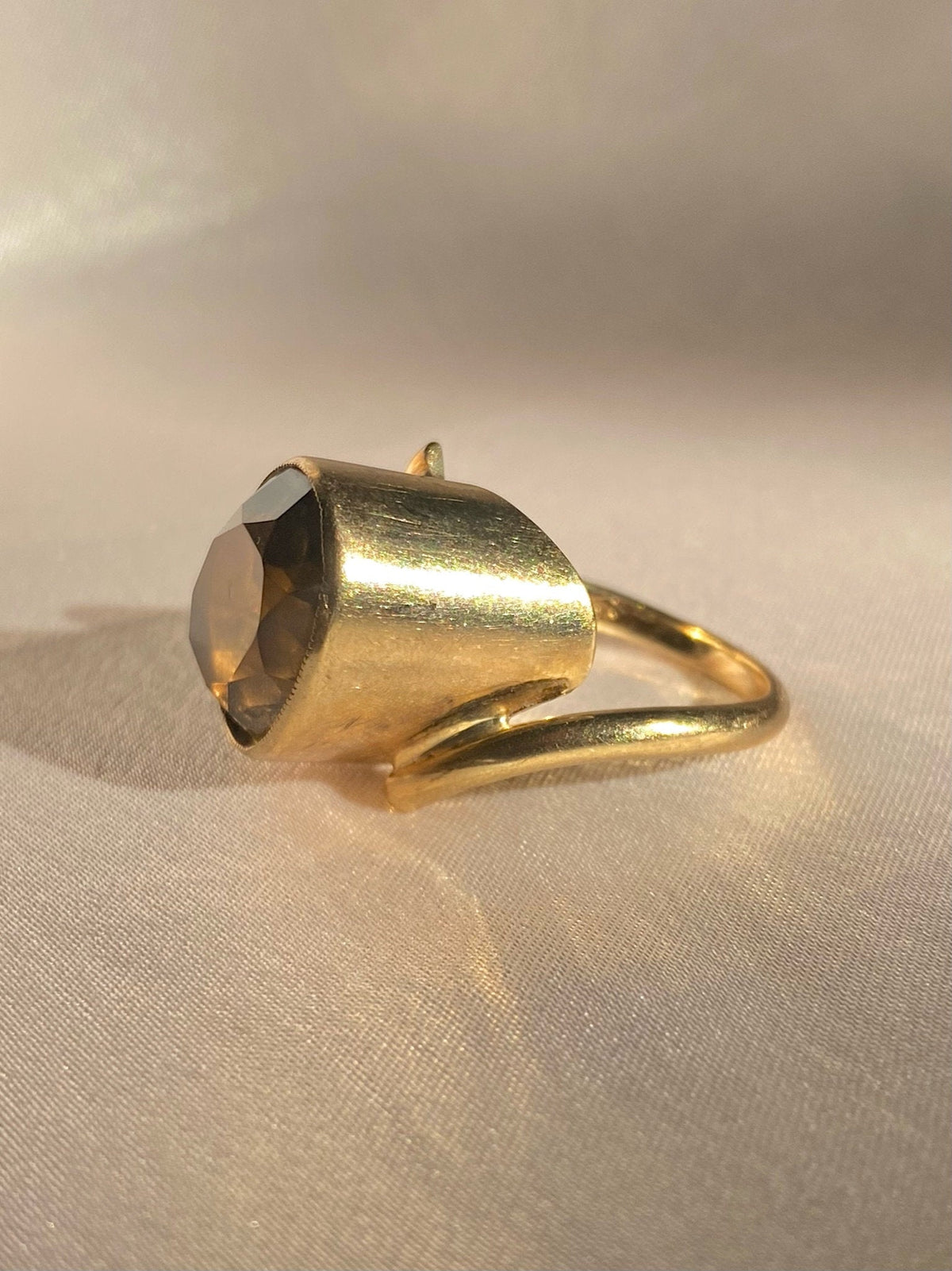 Vintage 9k Avant Garde Smokey Quartz Cocktail Ring