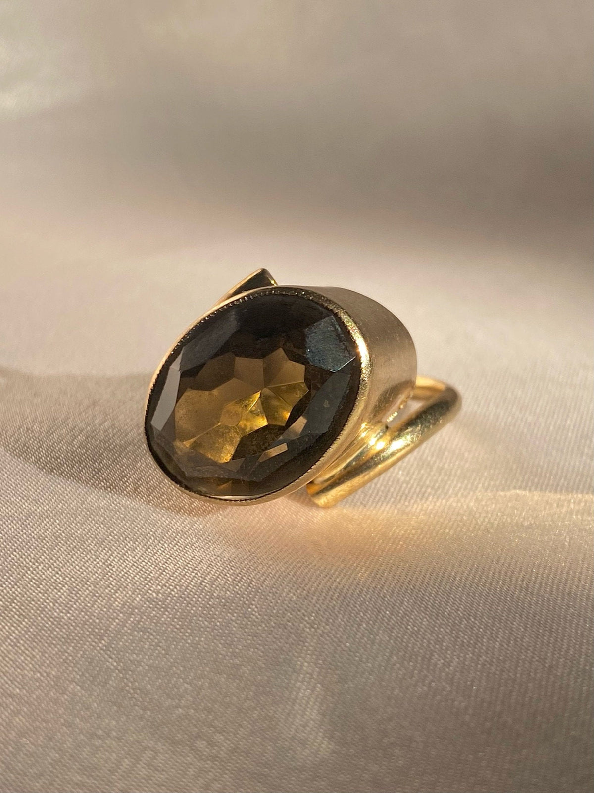 Vintage 9k Avant Garde Smokey Quartz Cocktail Ring