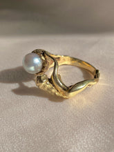 Load image into Gallery viewer, Vintage 9k Pearl Mermaid Conch Shell Ring
