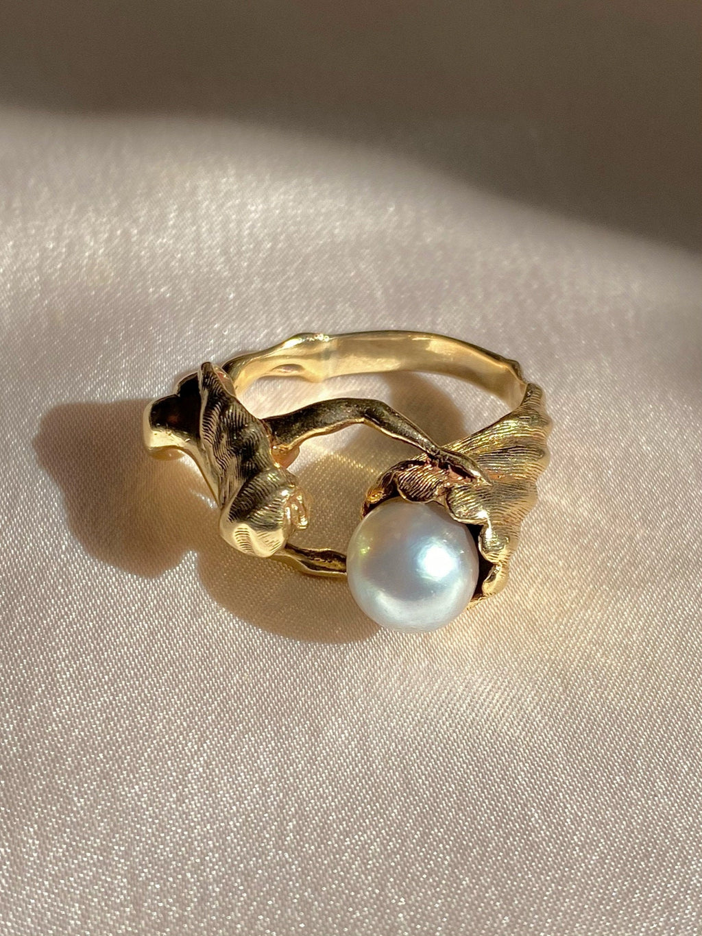 Vintage 9k Pearl Mermaid Conch Shell Ring