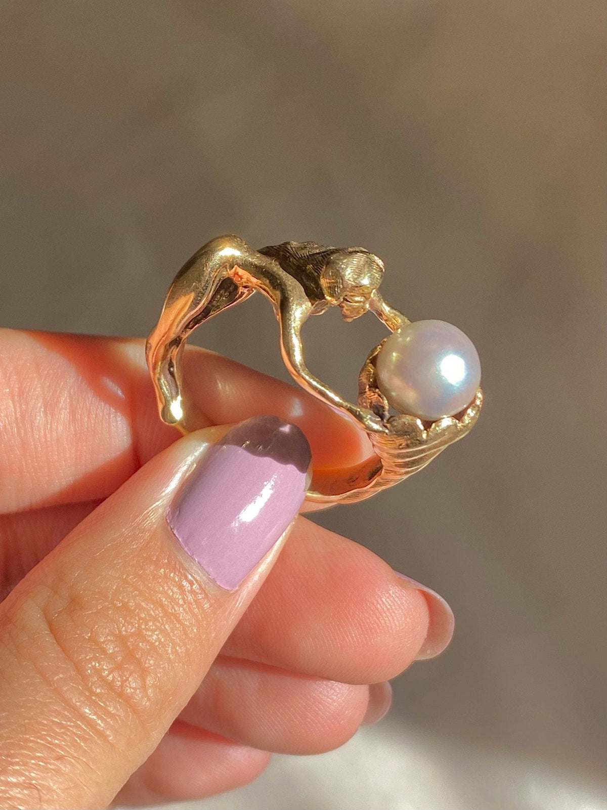 Vintage 9k Pearl Mermaid Conch Shell Ring