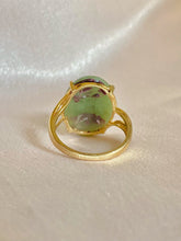 Load image into Gallery viewer, Vintage 9k Jade Cabochon Ring 2002
