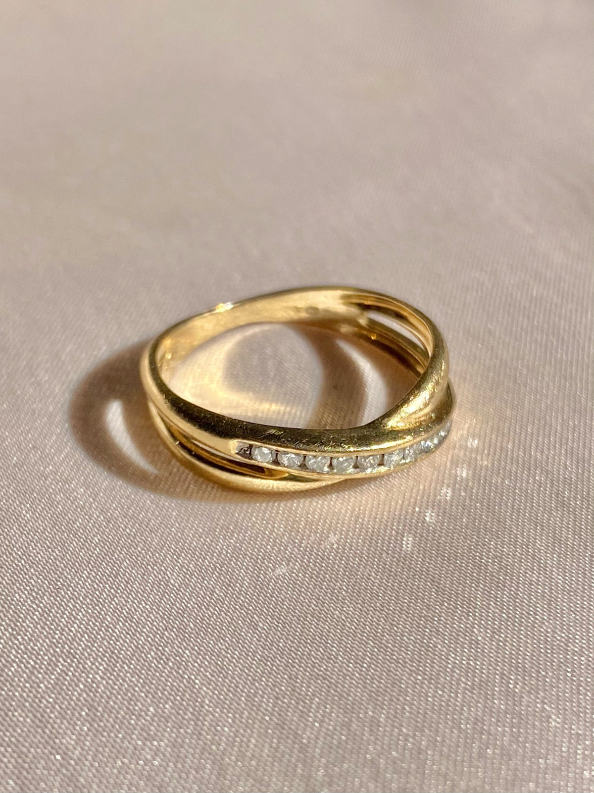 Vintage 9k Diamond Channel Crossover Band