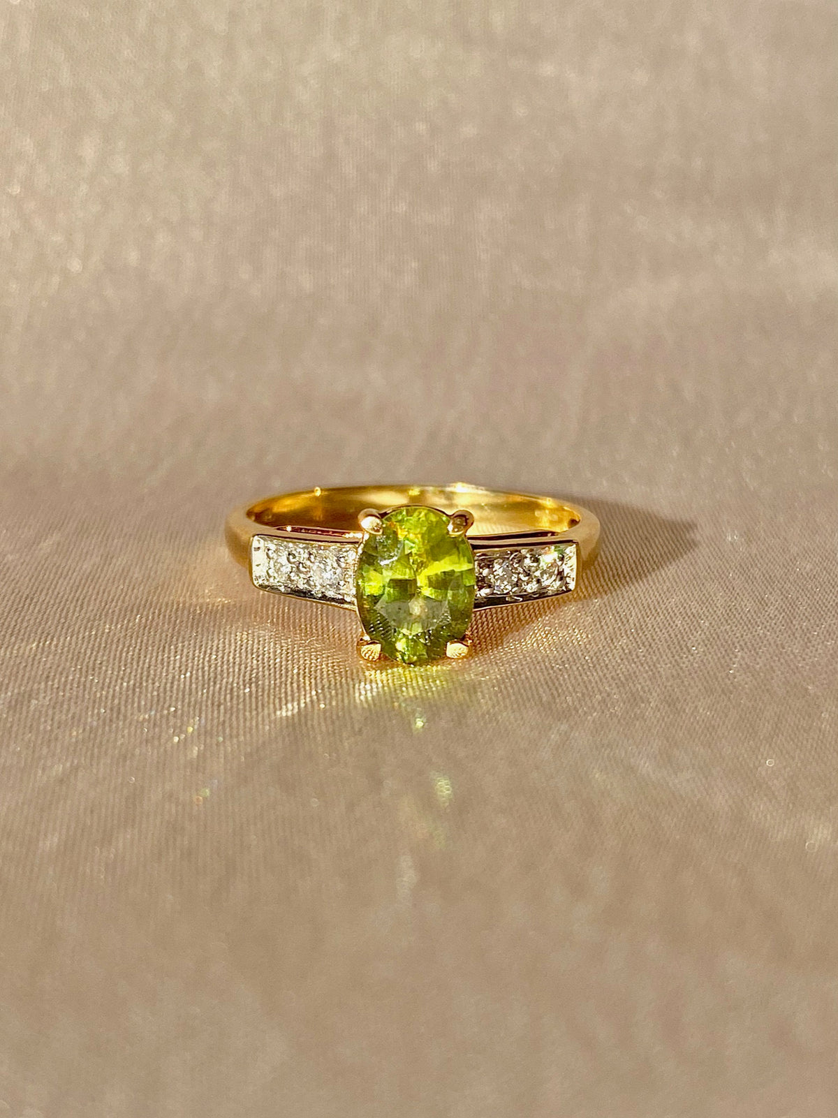 Vintage 18k Peridot Diamond Ring