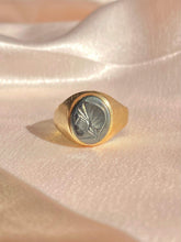 Load image into Gallery viewer, Vintage 9k Hematite Intaglio Signet Ring 1973
