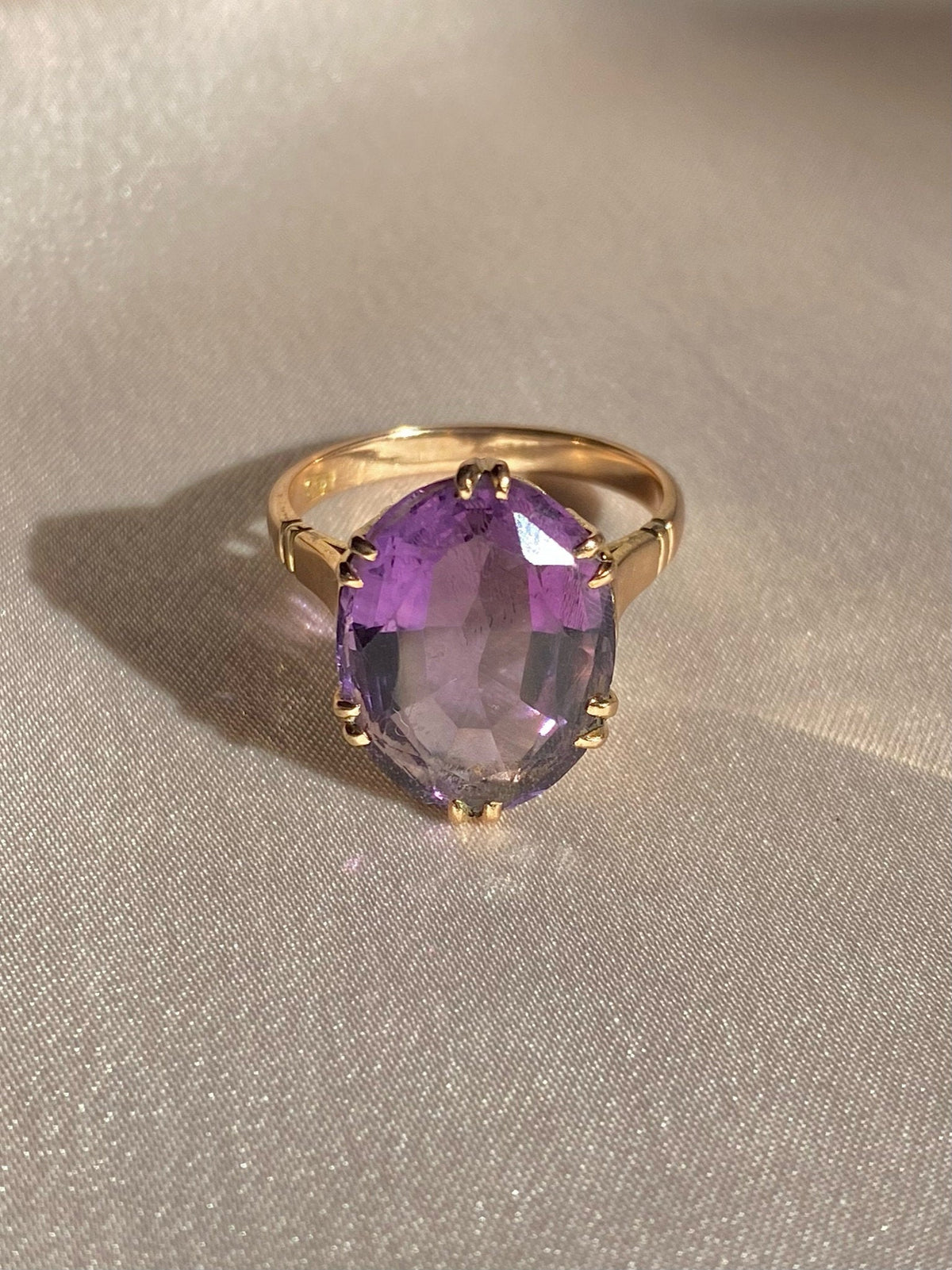 Vintage 9k Amethyst Oval Cocktail Ring