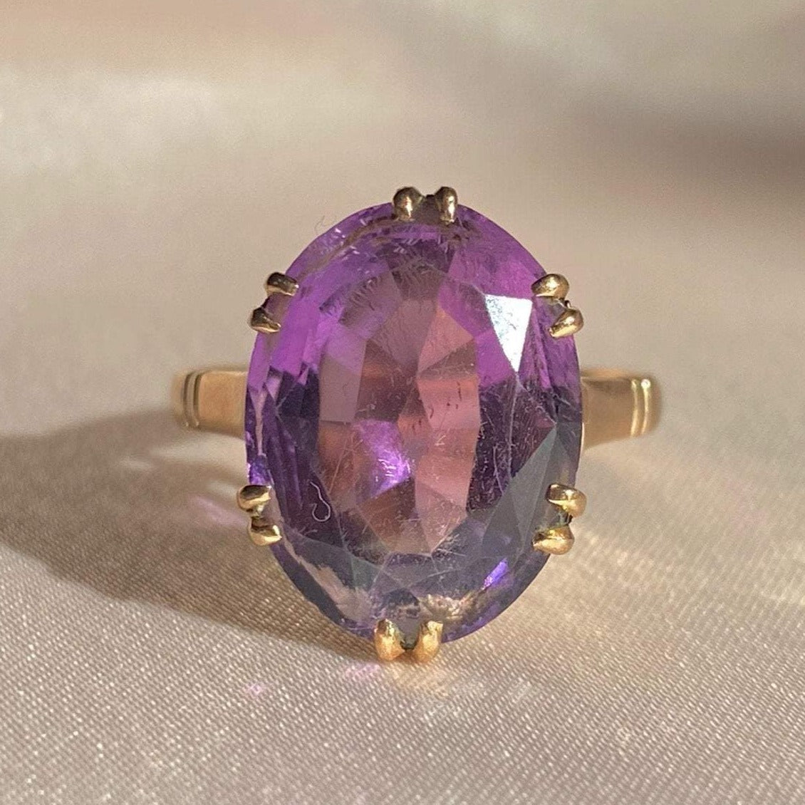 Vintage 9k Amethyst Oval Cocktail Ring