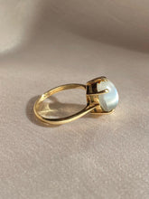 Load image into Gallery viewer, Vintage 9k Moonstone Cabochon Solitaire Ring
