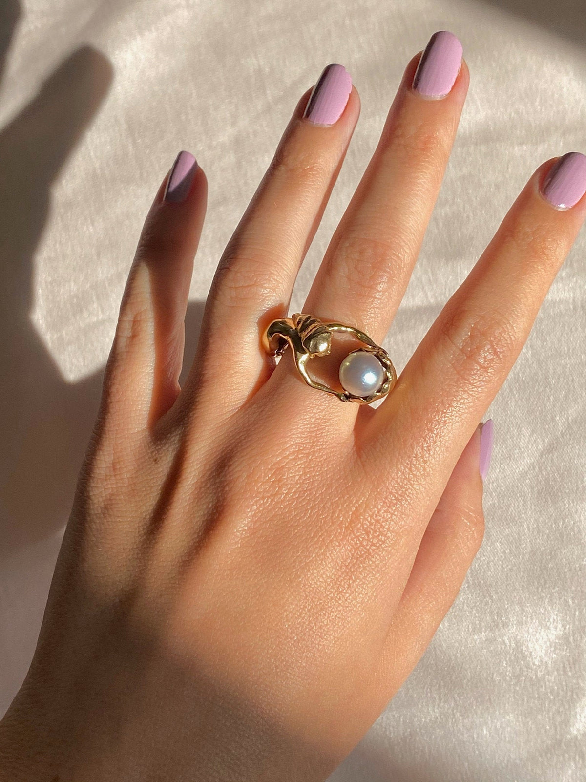 Vintage 9k Pearl Mermaid Conch Shell Ring