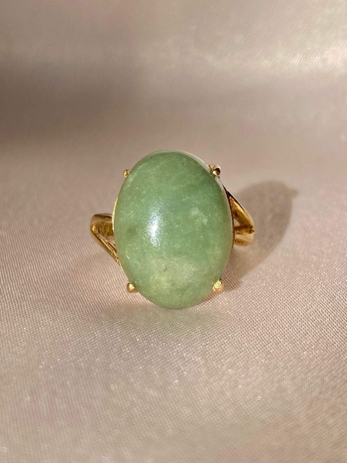 Vintage 9k Jade Cabochon Ring 2002